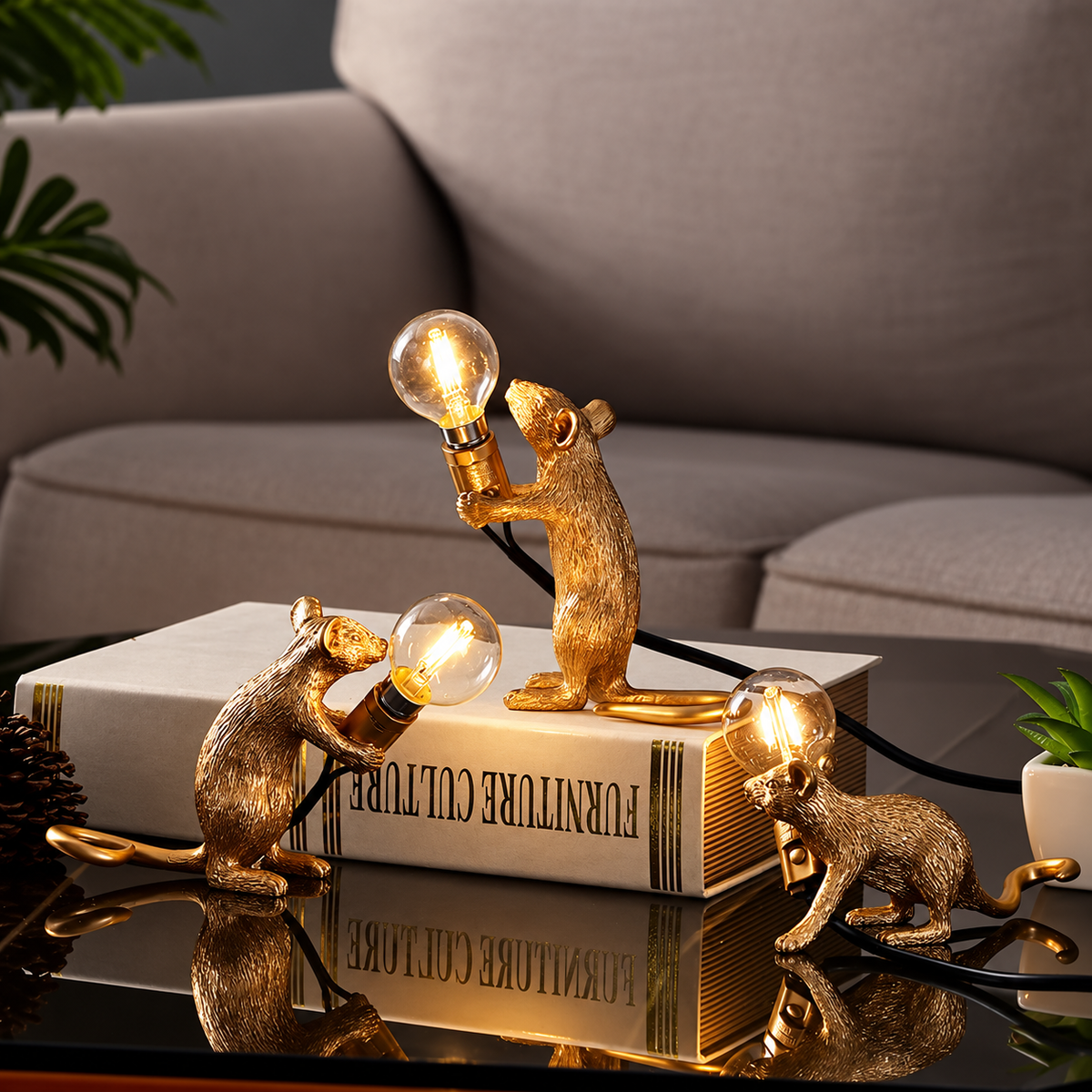 LumiMouse sculptural resin table lamp – view 3